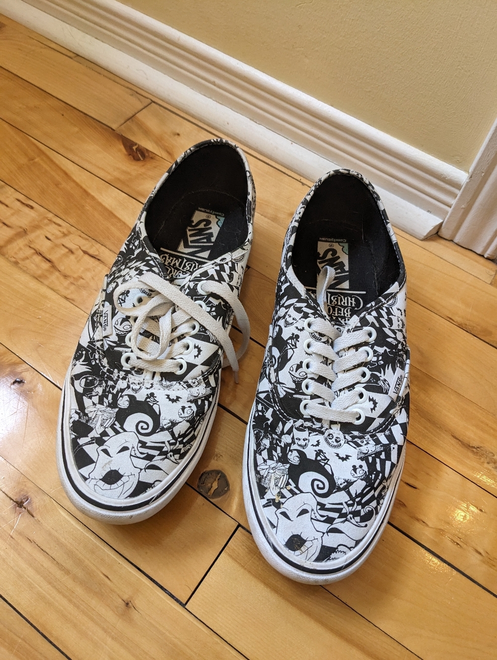 Vans Comfort Authentic Sneakers Nightmare Before Christmas Collection